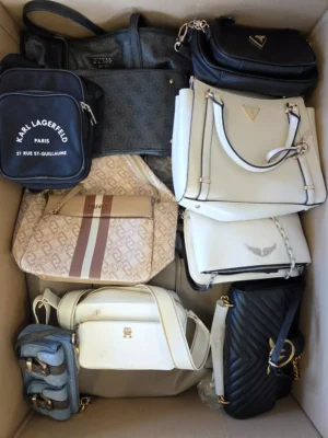 The picture shows a package with accessories in the category HC.