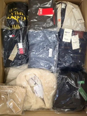 The photo shows a package with clothing in the category B.