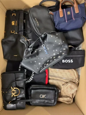 The picture shows a package with accessories in the category HC.