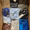 B1870 2 The photo shows a package with clothing in the category B.