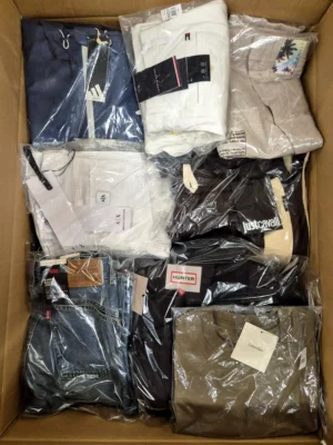 The photo shows a package with clothing in the category B.