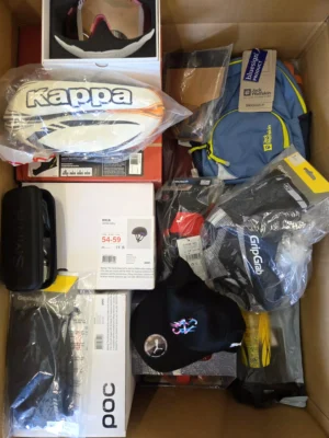 The picture shows a package with accessories in the category Z.