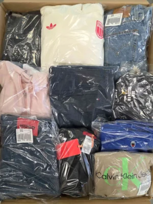 The photo shows a package with clothing in the category C.
