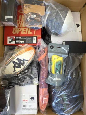 The picture shows a package with accessories in the category Z.