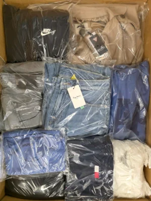 The photo shows a package with clothing in the category C.