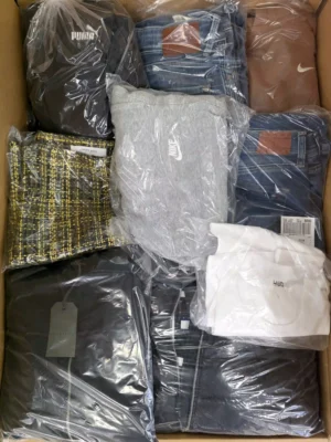 The photo shows a package with clothing in the category C.