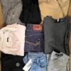 U2146 1 The photo shows a package with clothing in the category U.