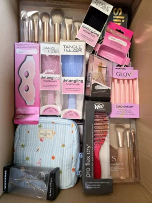 The picture shows a package with accessories in the category BC.