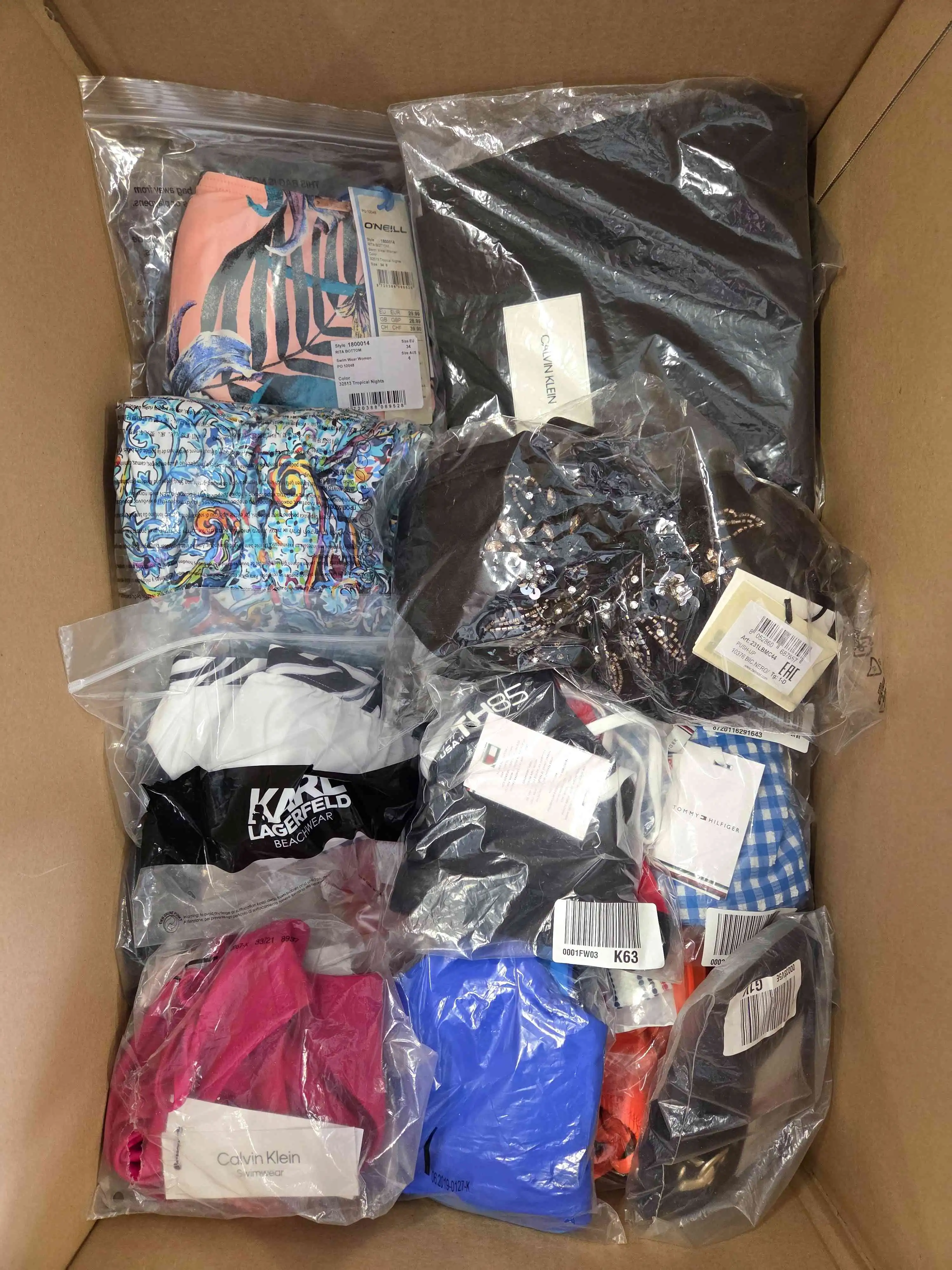 ABW228 3 The photo shows a package with clothing in the category ABW.