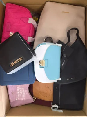 The picture shows a package with accessories in the category HA.
