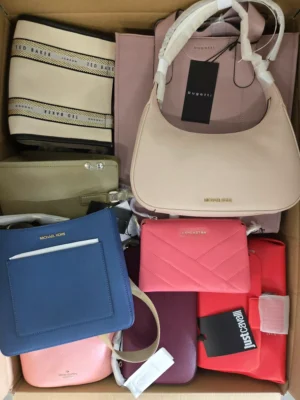 The picture shows a package with accessories in the category HA.