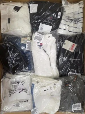 The photo shows a package with clothing in the category T.