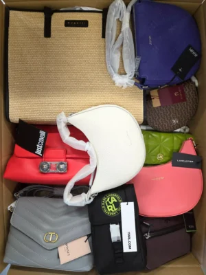The picture shows a package with accessories in the category HA.