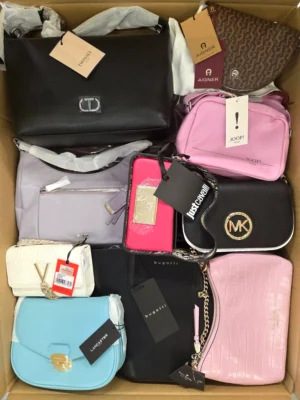 The picture shows a package with accessories in the category HA.