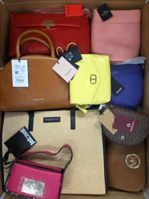 The picture shows a package with accessories in the category HA.