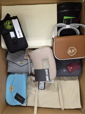The picture shows a package with accessories in the category HA.