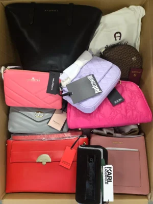 The picture shows a package with accessories in the category HA.