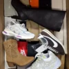 BS3518 1 The photo shows a package with footwear in the category BS.