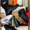 BS3551 1 The photo shows a package with footwear in the category BS.