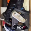 BS3555 1 The photo shows a package with footwear in the category BS.