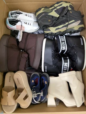 The photo shows a package with footwear in the category BSU.