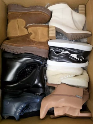 The photo shows a package with footwear in the category BSU.
