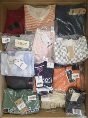 The photo shows a package with clothing in the category K.