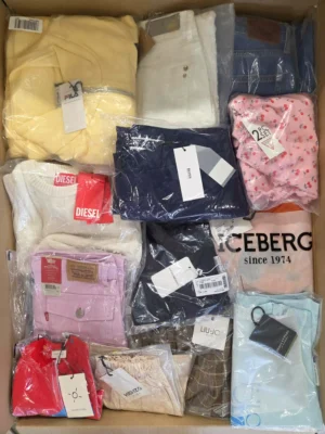 The photo shows a package with clothing in the category K.