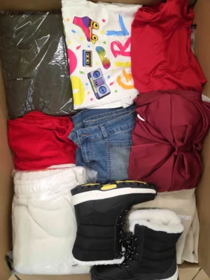 The photo shows a package with clothing in the category SN.