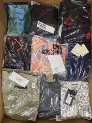 The photo shows a package with clothing in the category AP.