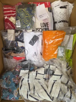 The photo shows a package with clothing in the category AP.