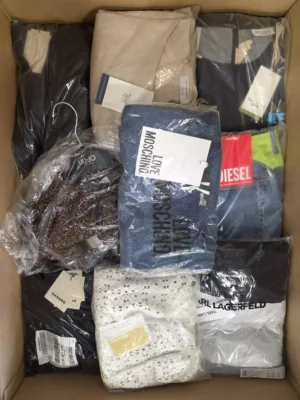 The photo shows a package with clothing in the category AP.