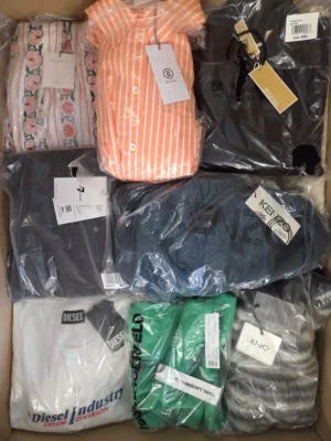 The photo shows a package with clothing in the category AP.