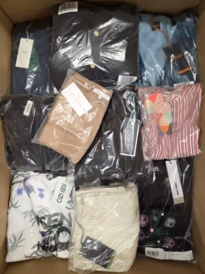 The photo shows a package with clothing in the category AP.