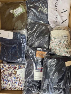 The photo shows a package with clothing in the category A.