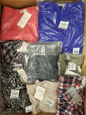 The photo shows a package with clothing in the category YA.