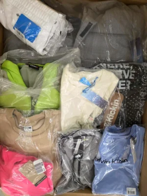 The photo shows a package with clothing in the category AP.