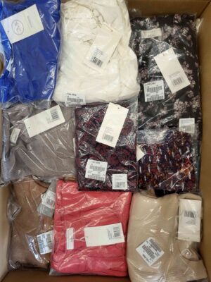 The photo shows a package with clothing in the category YA.