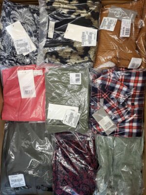 The photo shows a package with clothing in the category YA.
