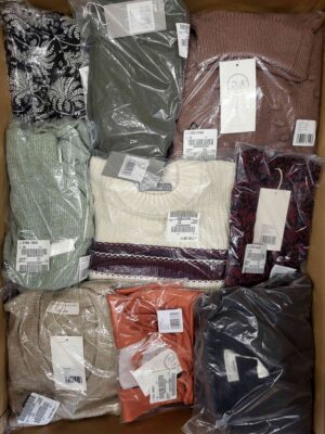 The photo shows a package with clothing in the category YA.