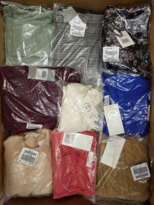 The photo shows a package with clothing in the category YA.