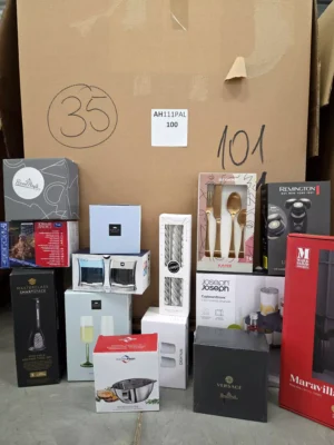 The photo shows a package with clothing in the category A.