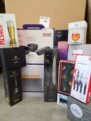 The photo shows a package with clothing in the category A.
