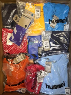 The photo shows a package with clothing in the category H.