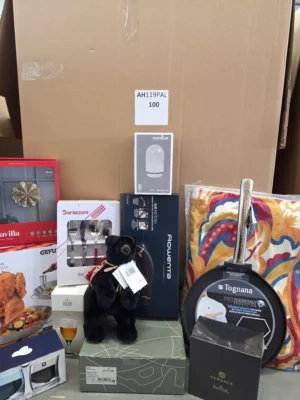 The photo shows a package with clothing in the category A.