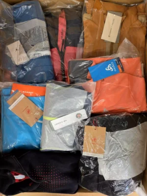 The photo shows a package with clothing in the category AP.