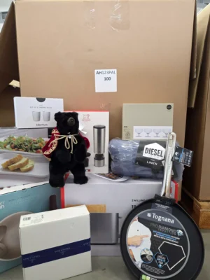The photo shows a package with clothing in the category A.