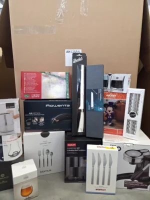 The photo shows a package with clothing in the category A.