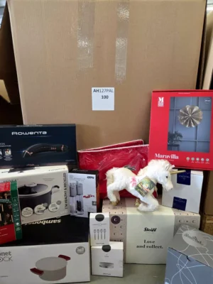 The photo shows a package with clothing in the category A.