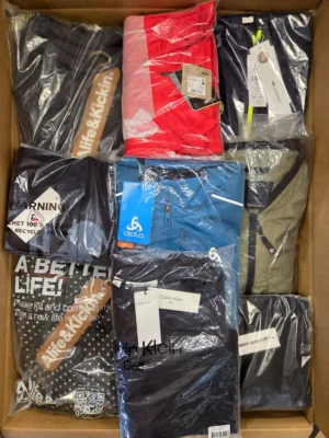 The photo shows a package with clothing in the category AP.